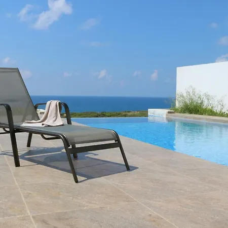 Exclusive In Akamas Willa