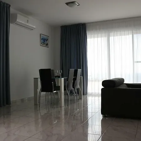 Exclusive In Akamas Willa